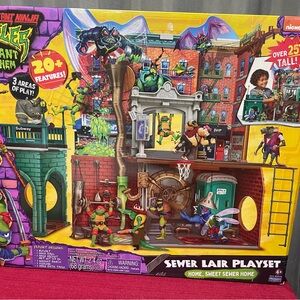 Nickelodeon TMNT Sewer Lair Playset with Green and Yellow